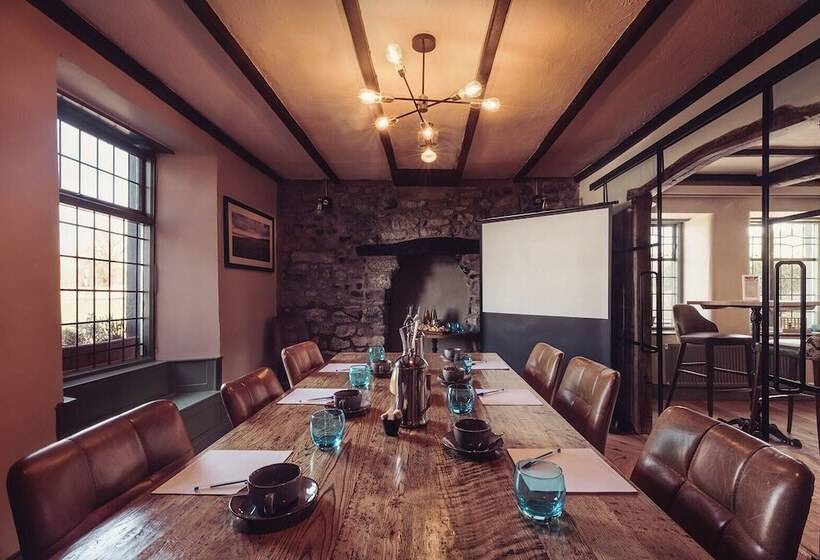 Longlands Inn And Restaurant