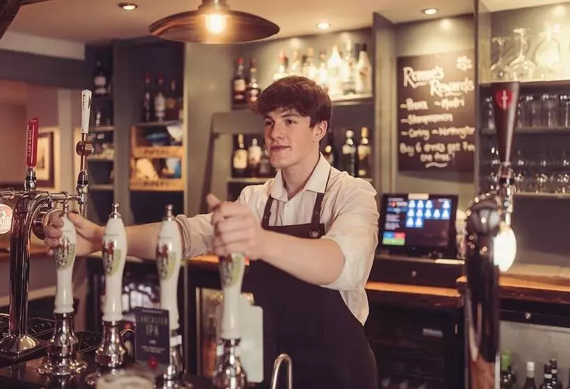 Longlands Inn And Restaurant