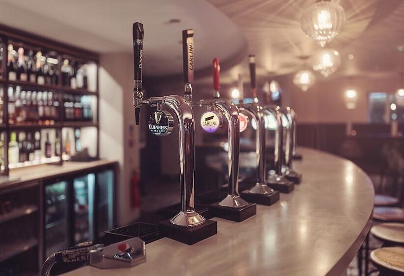 Longlands Inn And Restaurant