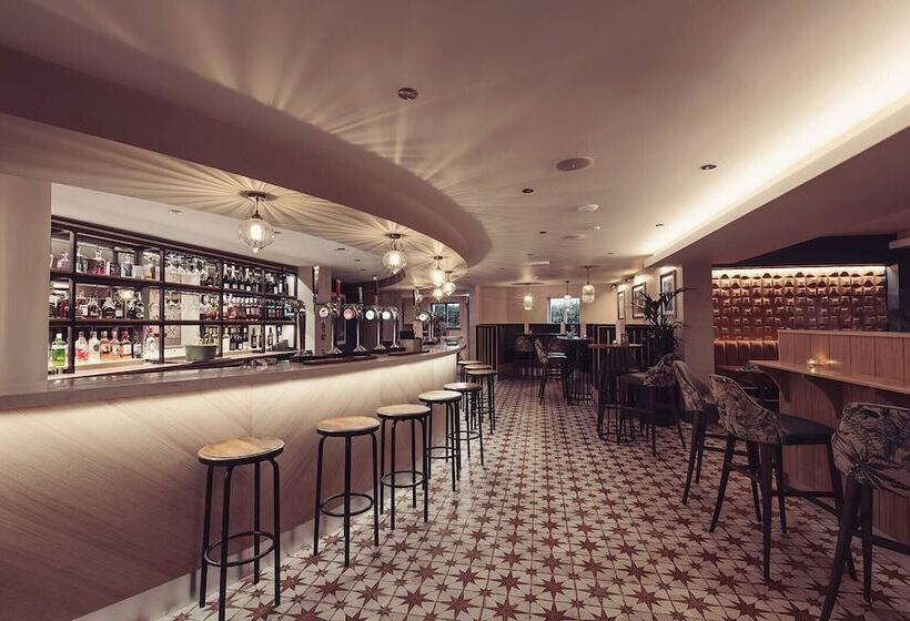 Longlands Inn And Restaurant