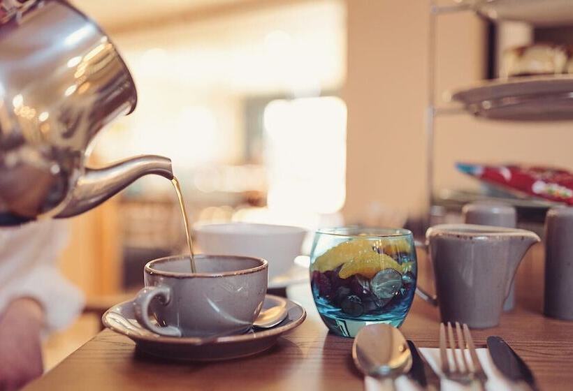 Longlands Inn And Restaurant