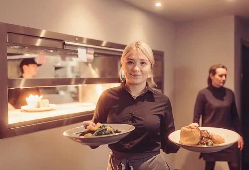 Longlands Inn And Restaurant