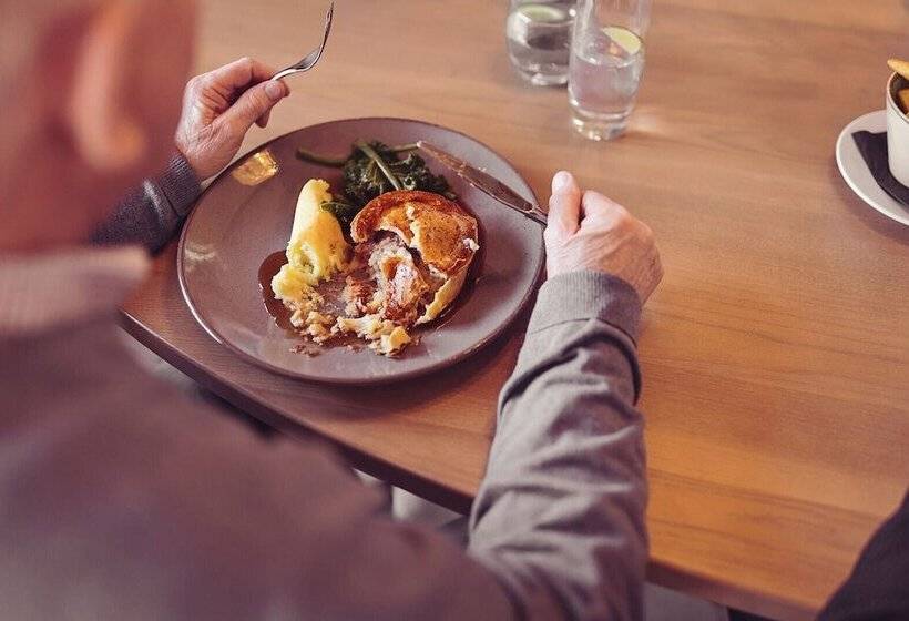 Longlands Inn And Restaurant