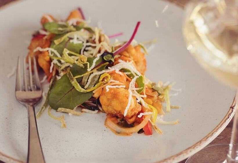 Longlands Inn And Restaurant