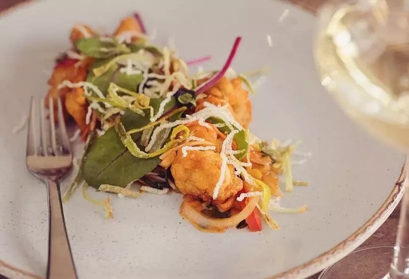 Longlands Inn And Restaurant