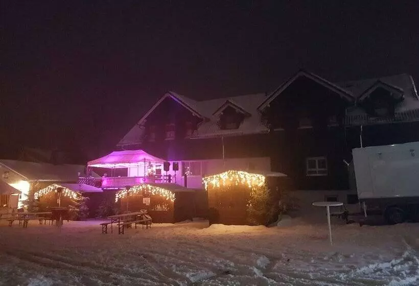 Majatalo Gasthaus Und Hotel Peterhänsel