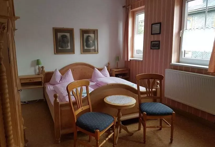 Majatalo Gasthaus Und Hotel Peterhänsel