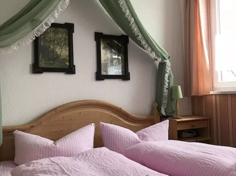 Majatalo Gasthaus Und Hotel Peterhänsel