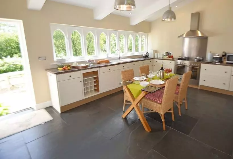 Woodland Cottage