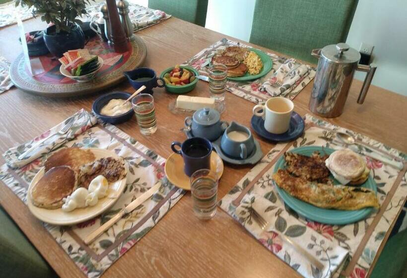 13 Hills Bed & Breakfast