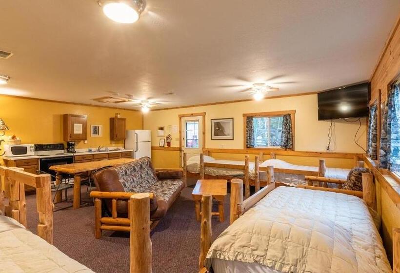 הוסטל Spur Of The Moment Ranch