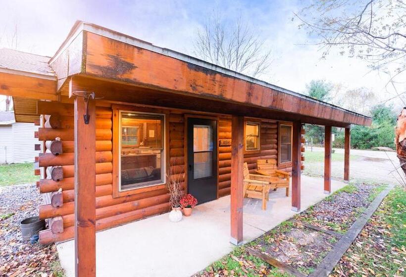 הוסטל Spur Of The Moment Ranch