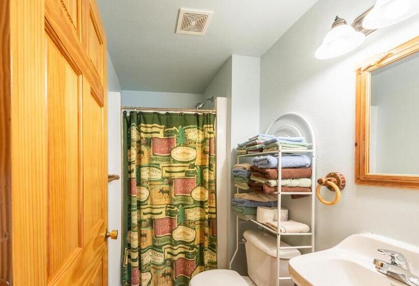 הוסטל Spur Of The Moment Ranch