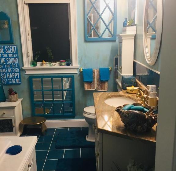 Bed and Breakfast Inn 38 Oak Bluff Circle