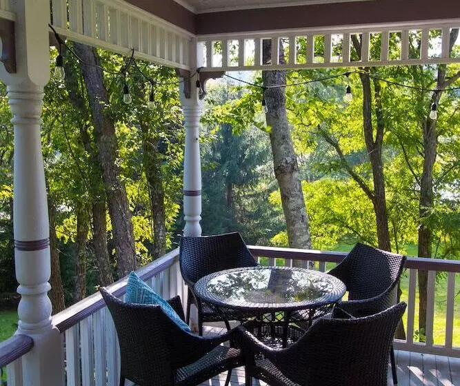 Aamiaismajoitus (B&B) Inn At Tyler Hill