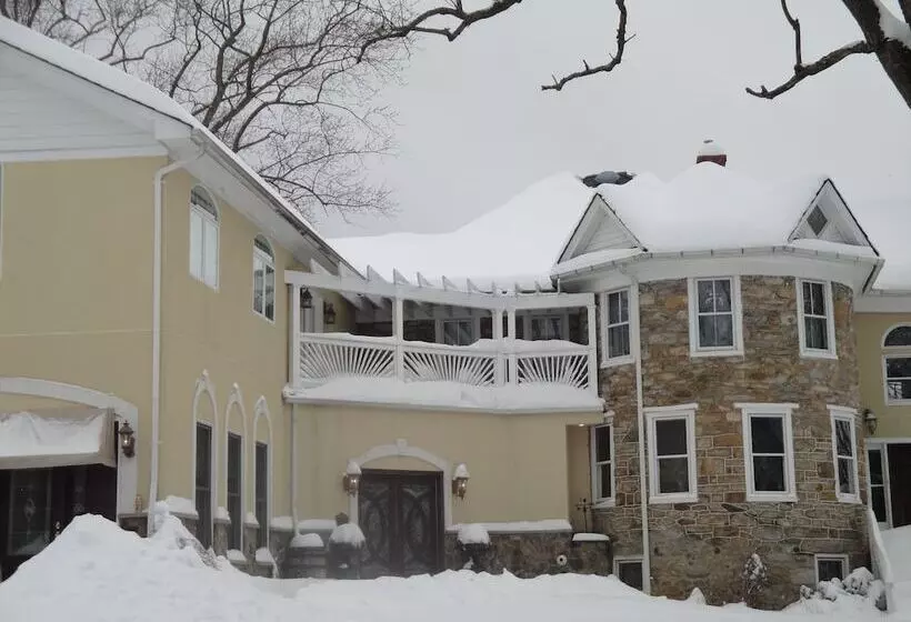 Aamiaismajoitus (B&B) Stone Manor Boutique Inn