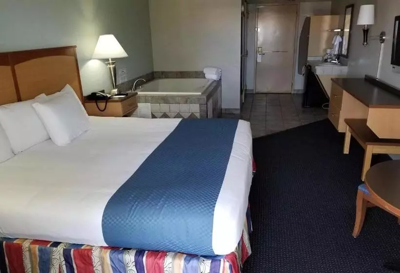 Hotelli Dunes Waterfront Resort