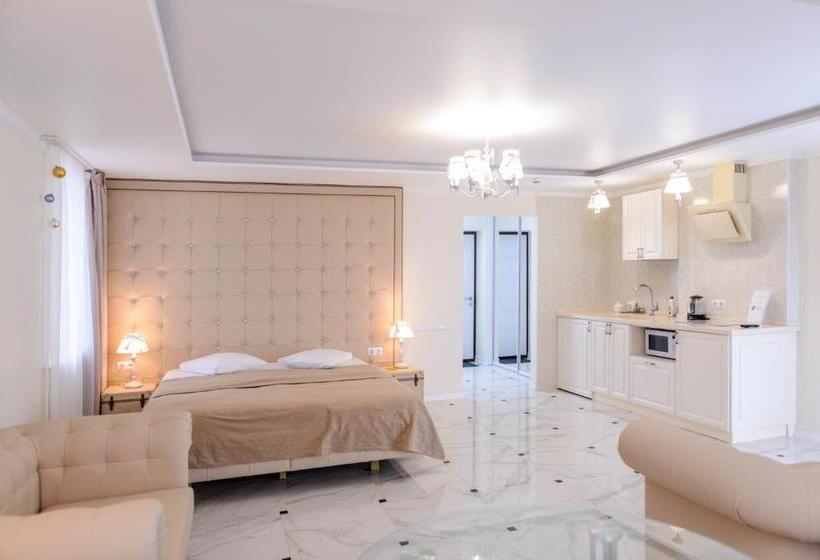 ホテル Kutuzov Apart