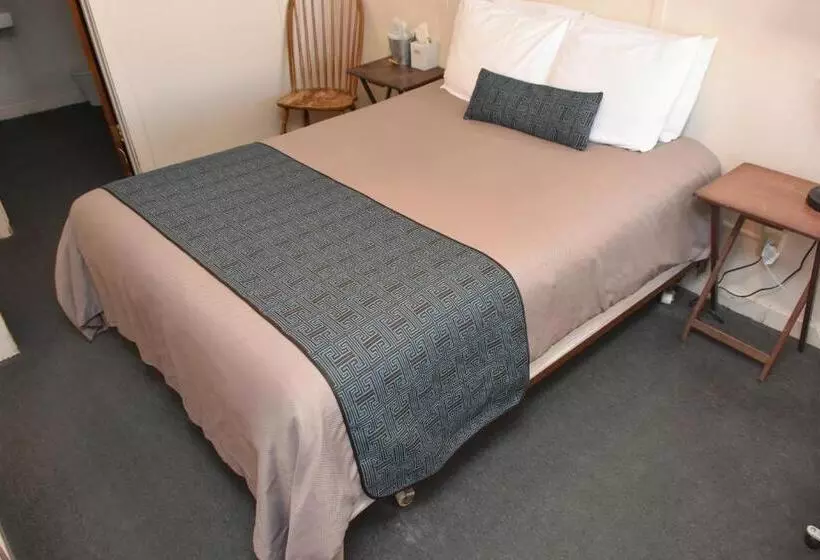 Panamint Springs Motel & Tents