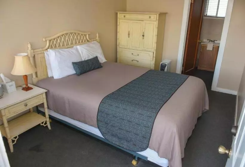 Panamint Springs Motel & Tents