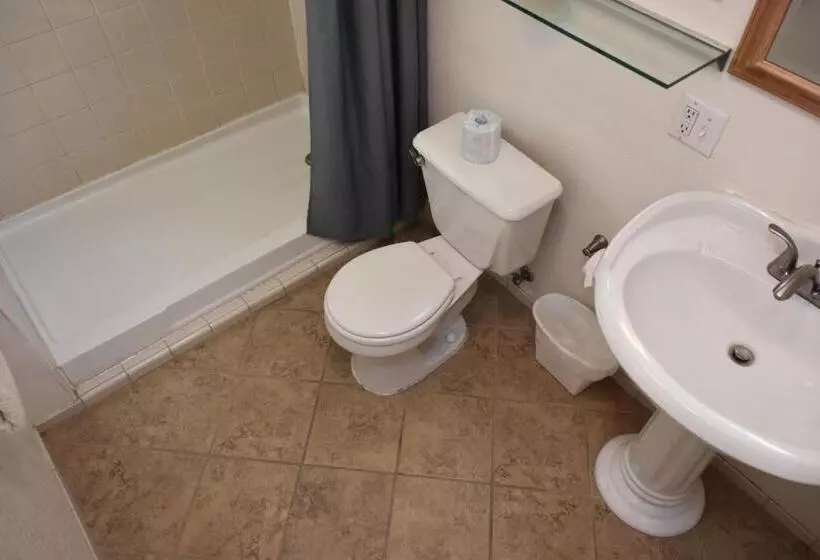 Panamint Springs Motel & Tents