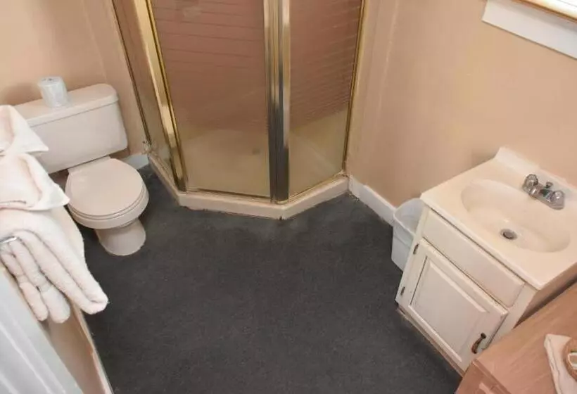 Panamint Springs Motel & Tents