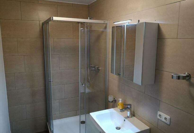 فندق صغير Gasthof Weingrill