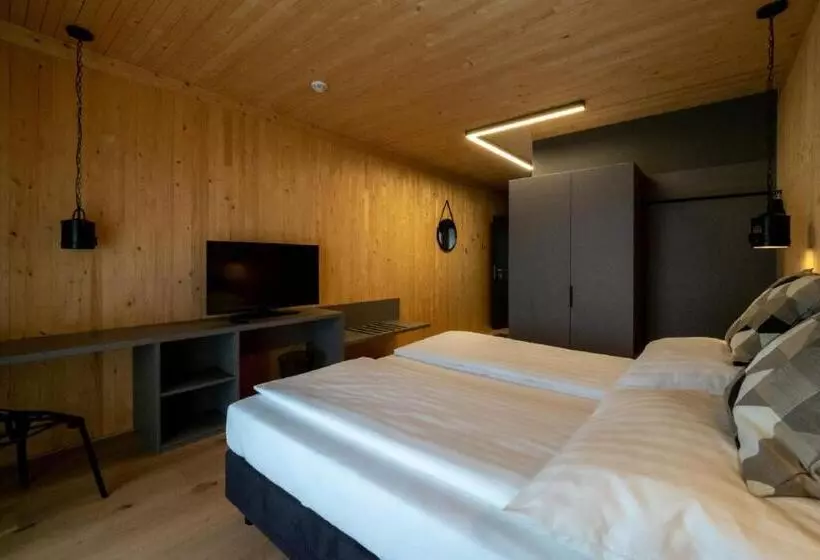 Retkeilymaja Gästehaus & Hofladen Familie öllerer