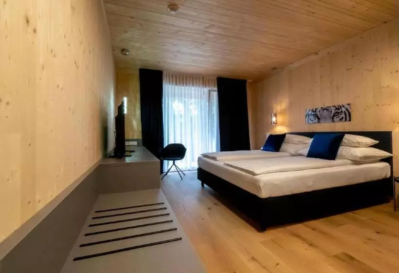 Retkeilymaja Gästehaus & Hofladen Familie öllerer