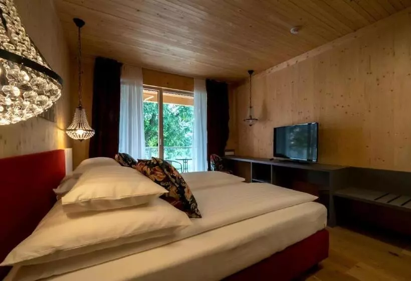 Retkeilymaja Gästehaus & Hofladen Familie öllerer