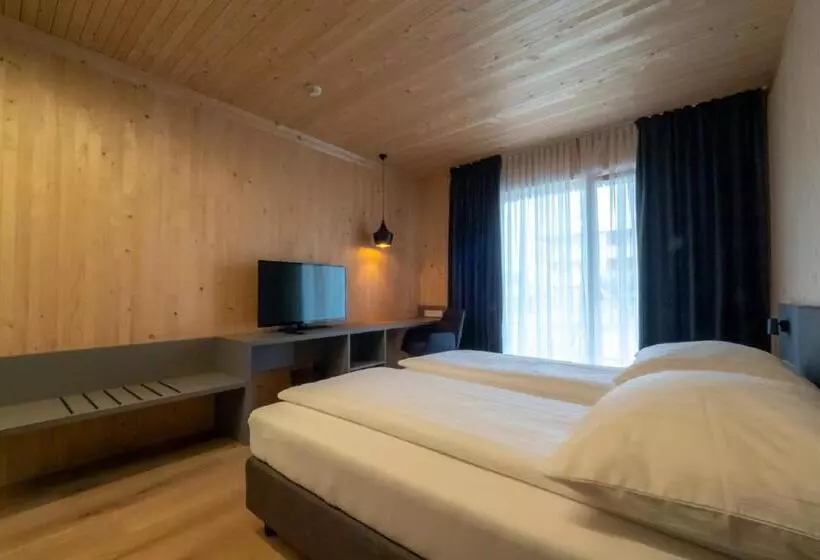 Retkeilymaja Gästehaus & Hofladen Familie öllerer