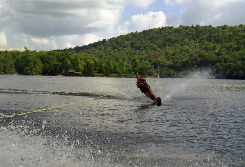 فندق صغير The Big Moose Inn