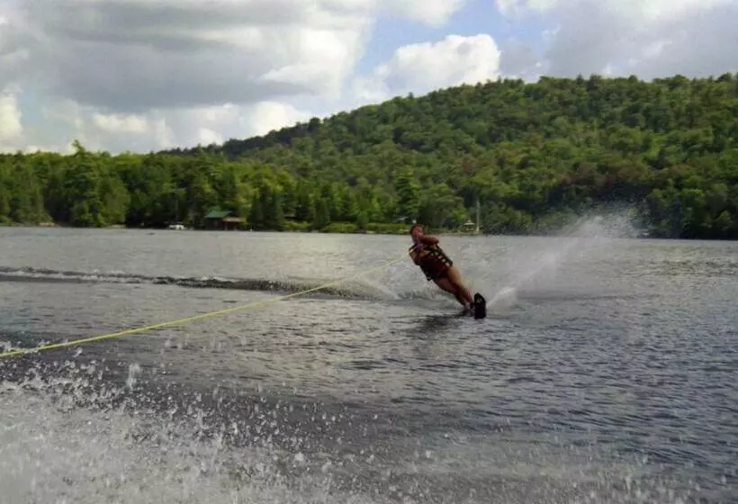 ユースホステル The Big Moose Inn