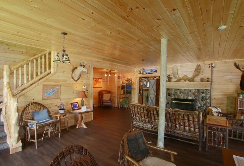 فندق صغير The Big Moose Inn