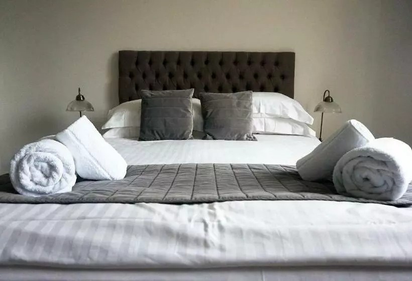 Retkeilymaja The Grove Ferry Inn