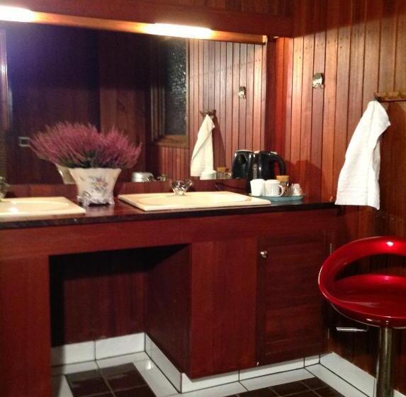 مبيت وإفطار Easter Bay