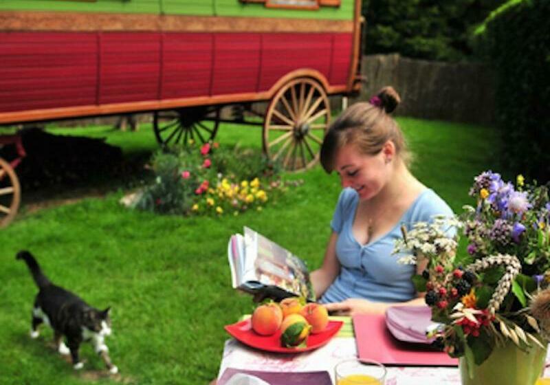 Bed and Breakfast Les Roulottes De Troussures