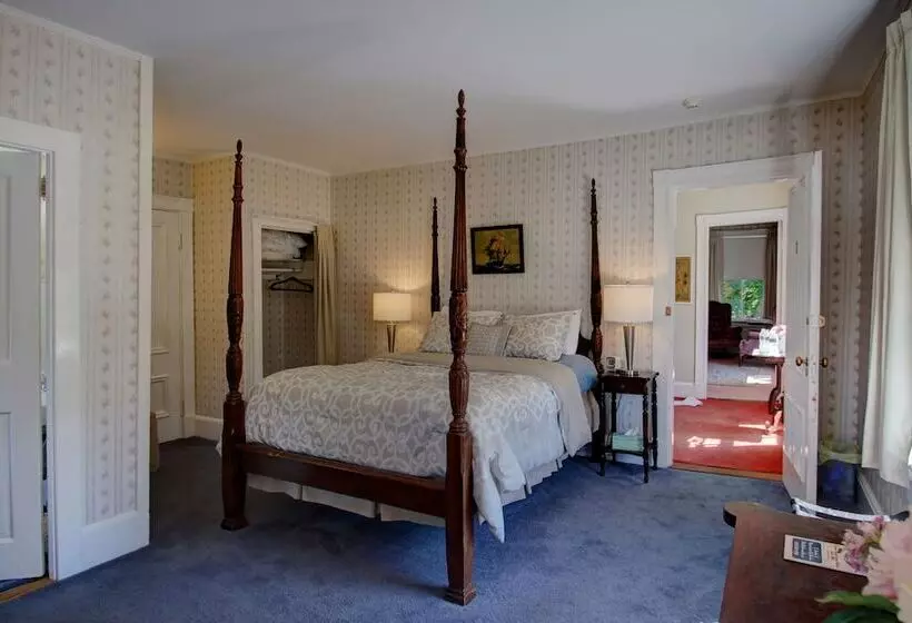 Aamiaismajoitus (B&B) Old Corner Inn