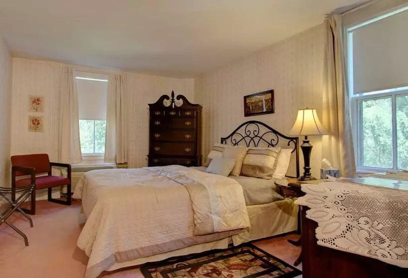 Aamiaismajoitus (B&B) Old Corner Inn