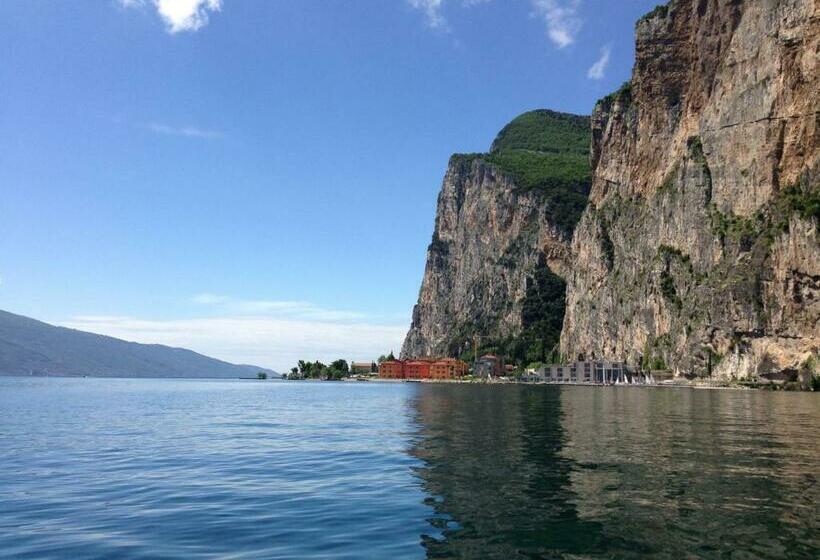 Campione Univela Hostel