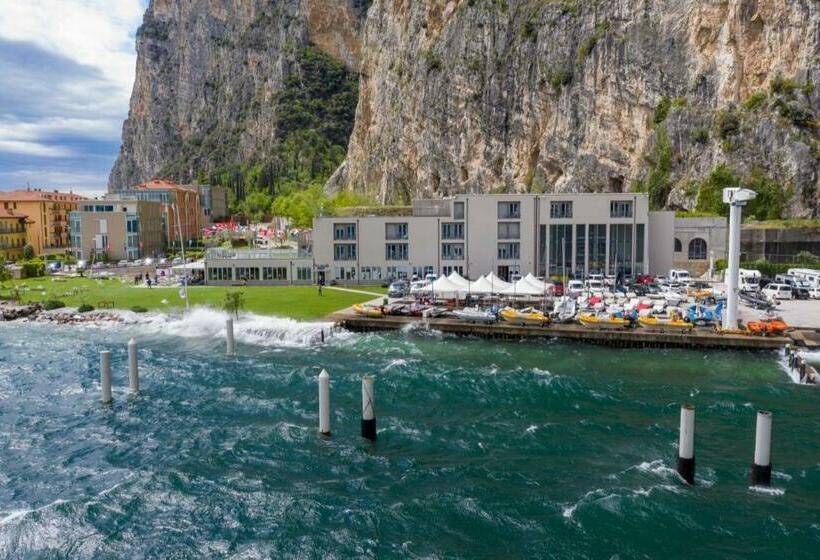 Campione Univela Hostel