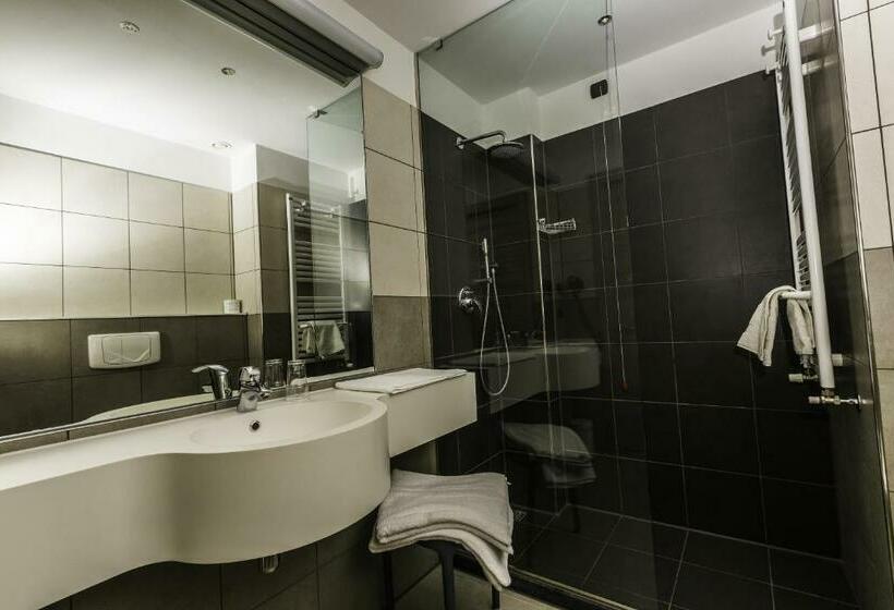 Campione Univela Hostel