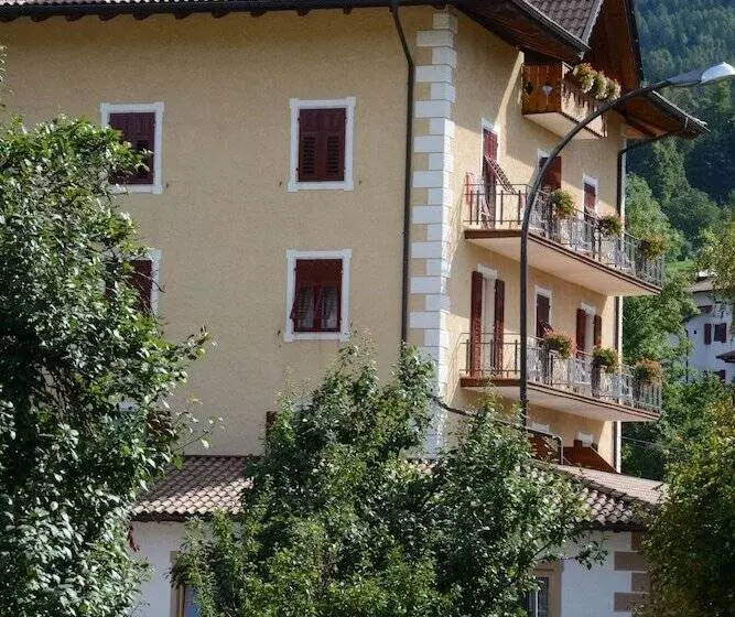 Hotelli Albergo Aurora