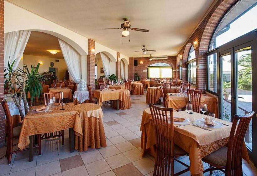 Отель Parco Delle Cale