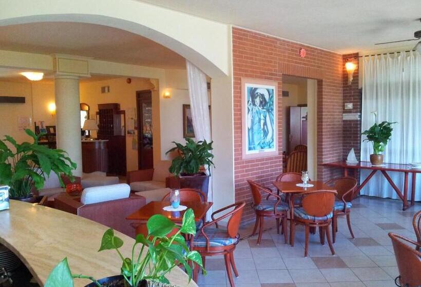 Отель Parco Delle Cale