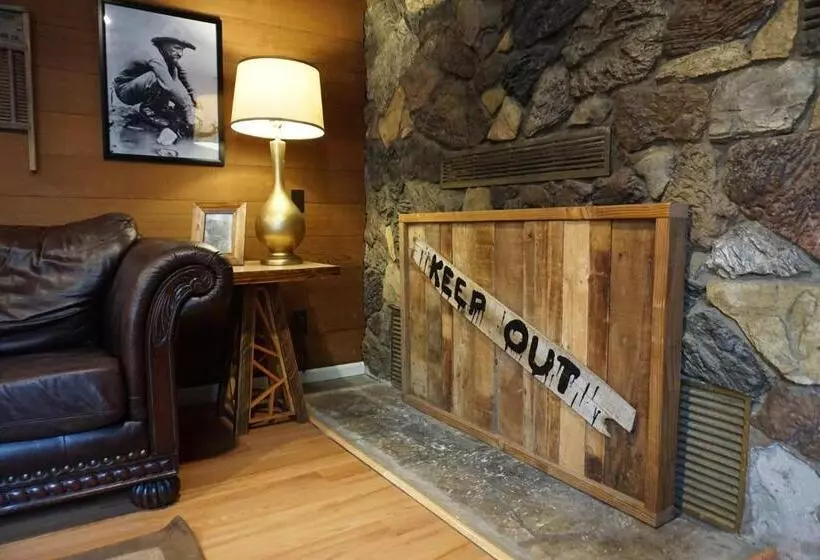 Hotelli Shaver Lake Village