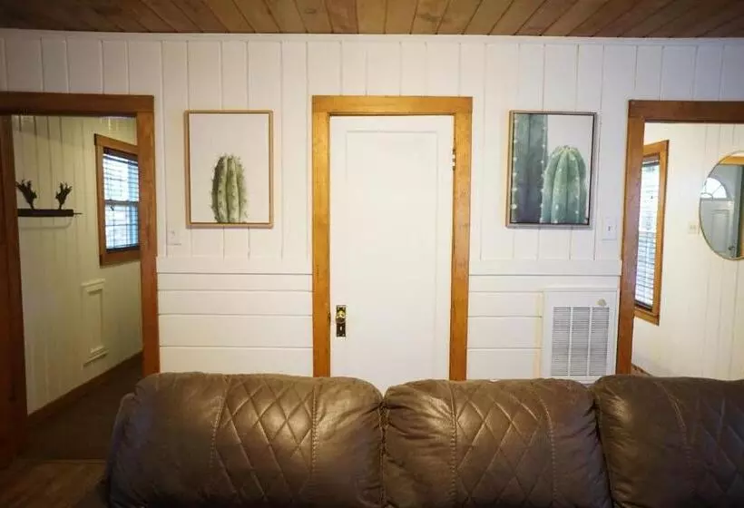 Hotelli Shaver Lake Village