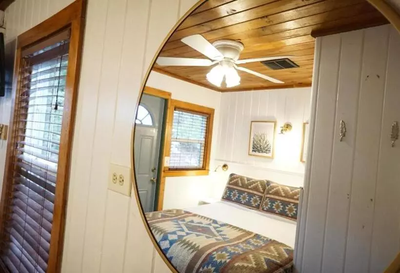 Hotelli Shaver Lake Village