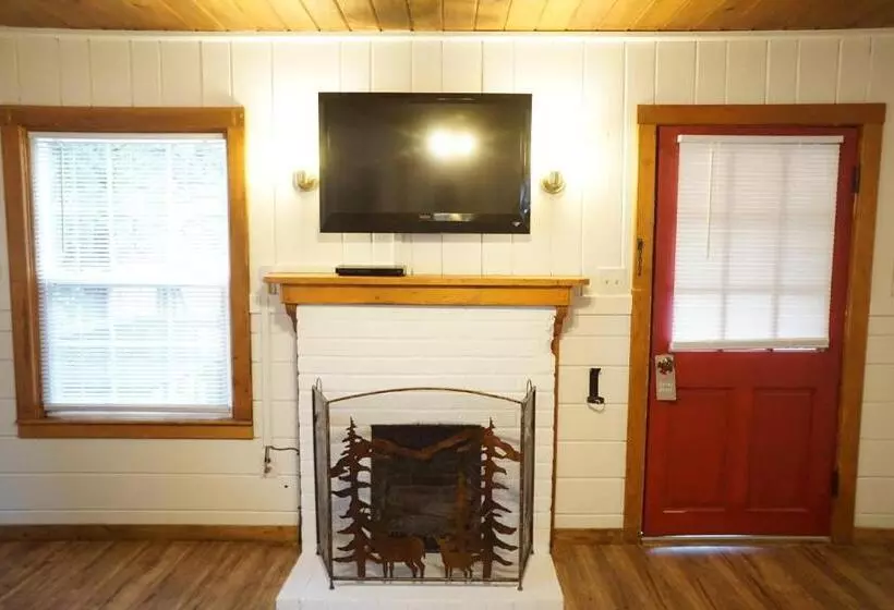 Hotelli Shaver Lake Village