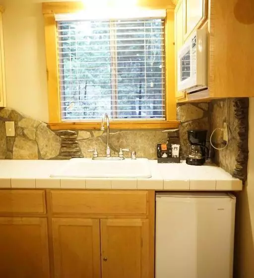 Hotelli Shaver Lake Village